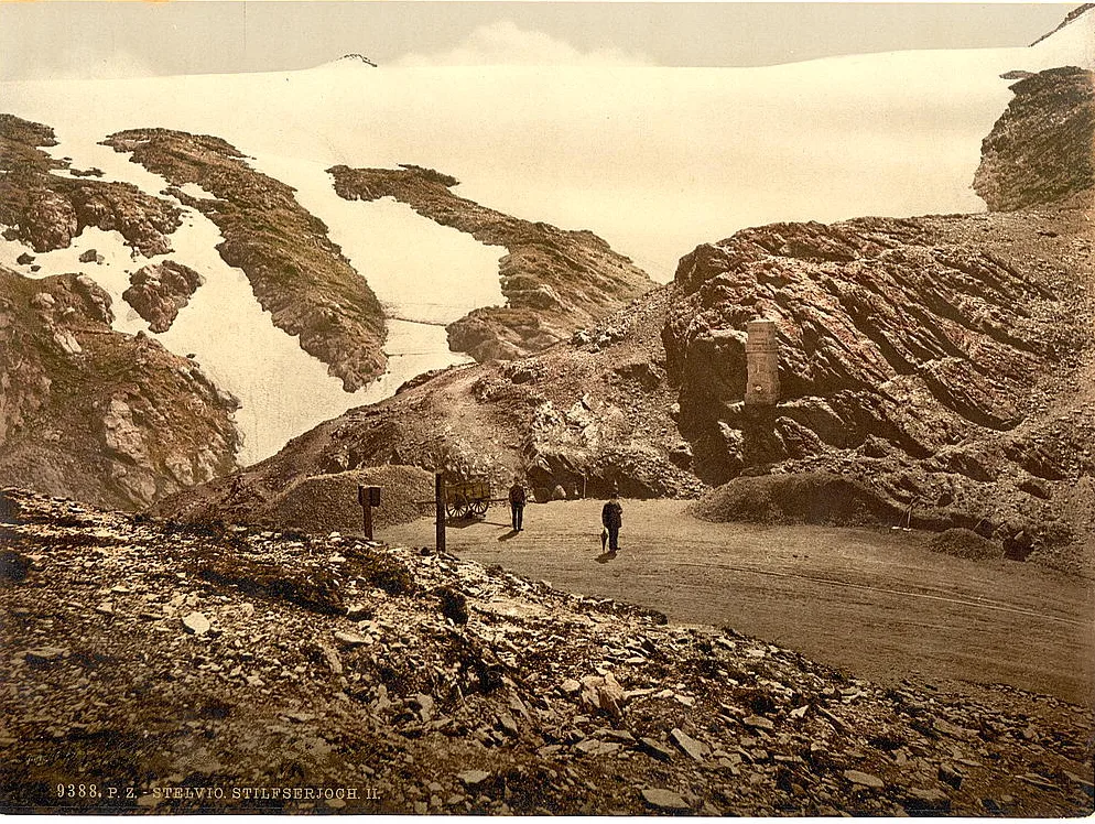 The pass road just below the summit around 1900